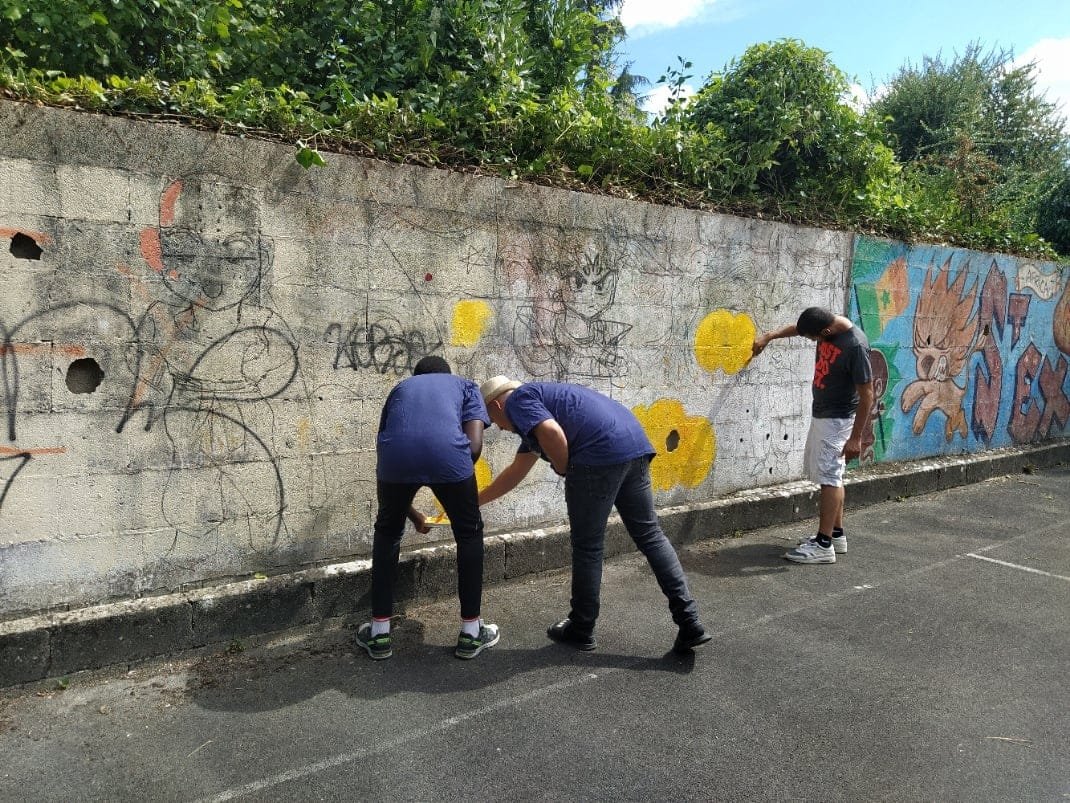 You are currently viewing [Atelier] Fresque collaborative avec les jeunes du quartier Grande Garenne